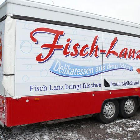 Fahrzeugfolierung für einen Food-Truck, Seitenansicht. Produziert von Erdmann Werbetechnik.